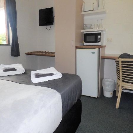 Banjo Paterson Motor Inn Townsville Extérieur photo