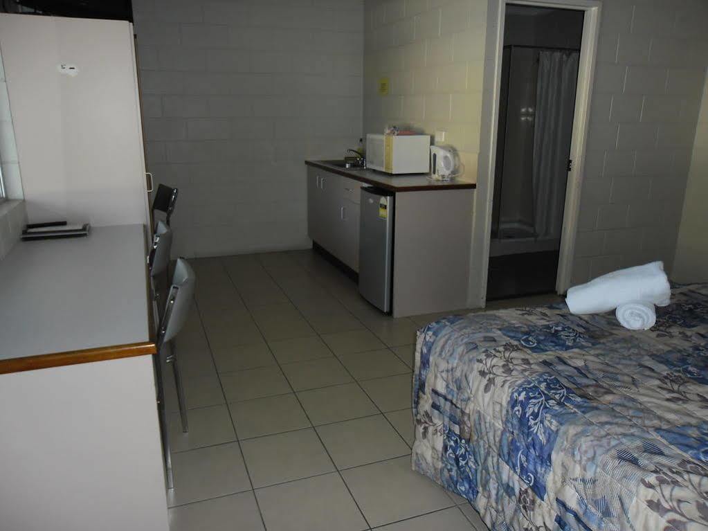 Banjo Paterson Motor Inn Townsville Extérieur photo