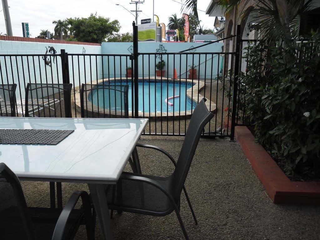 Banjo Paterson Motor Inn Townsville Extérieur photo