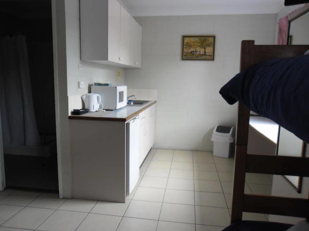 Banjo Paterson Motor Inn Townsville Extérieur photo
