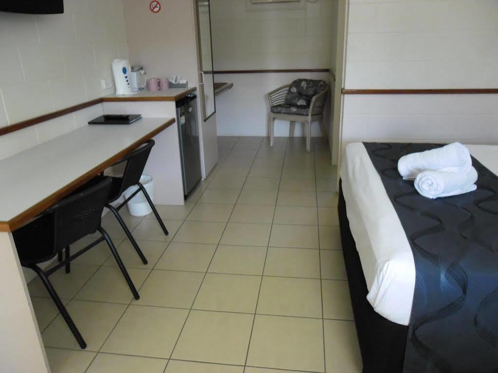 Banjo Paterson Motor Inn Townsville Extérieur photo