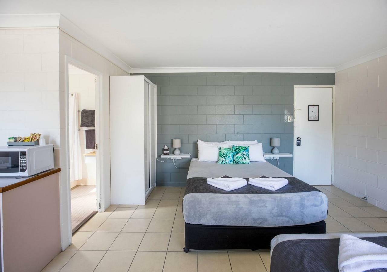 Banjo Paterson Motor Inn Townsville Extérieur photo