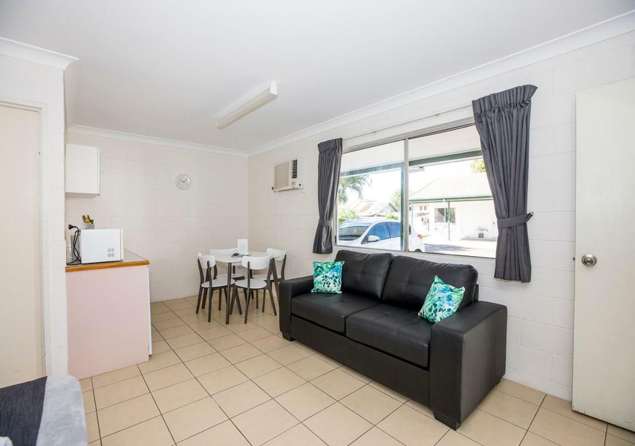 Banjo Paterson Motor Inn Townsville Extérieur photo