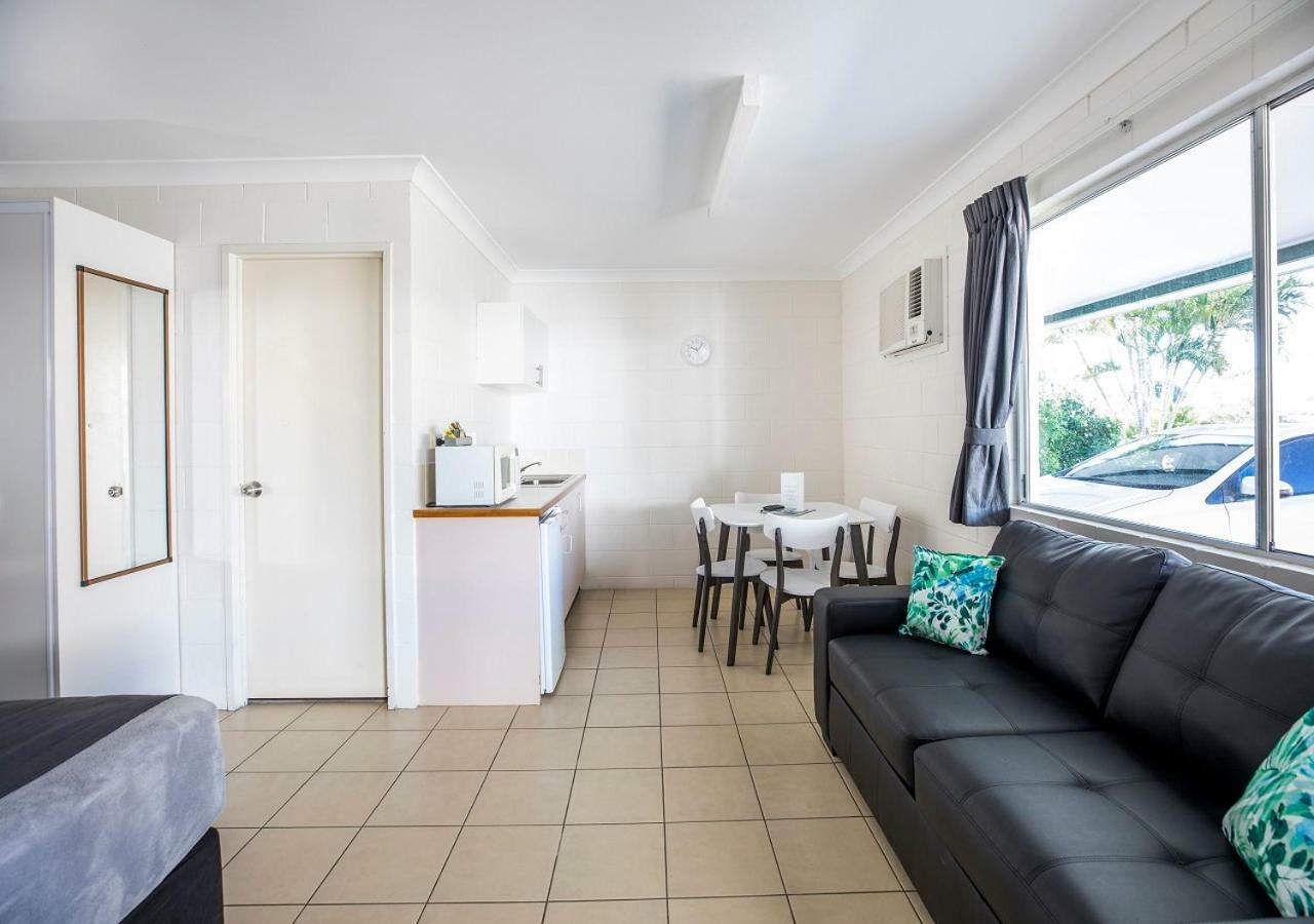 Banjo Paterson Motor Inn Townsville Extérieur photo